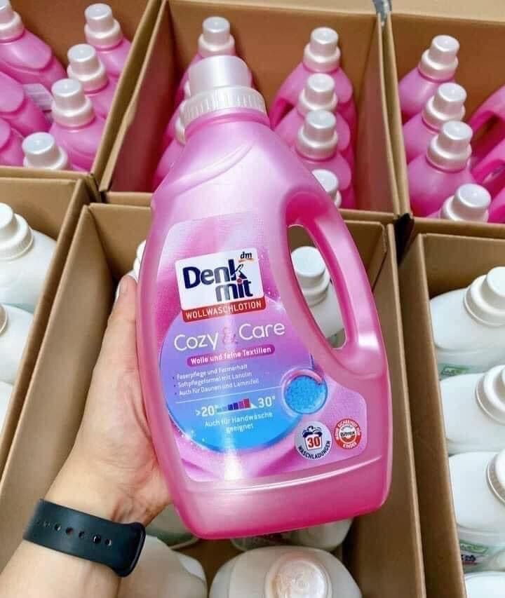 Thùng 08 chai Nước giặt Denkmit 1,5L màu hồng - dành cho quần áo màu, len, lụa