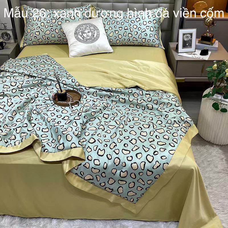 Chăn cotton lụa 2m x 2,3m - M23 - nền hồng hoa vàng viền ghi