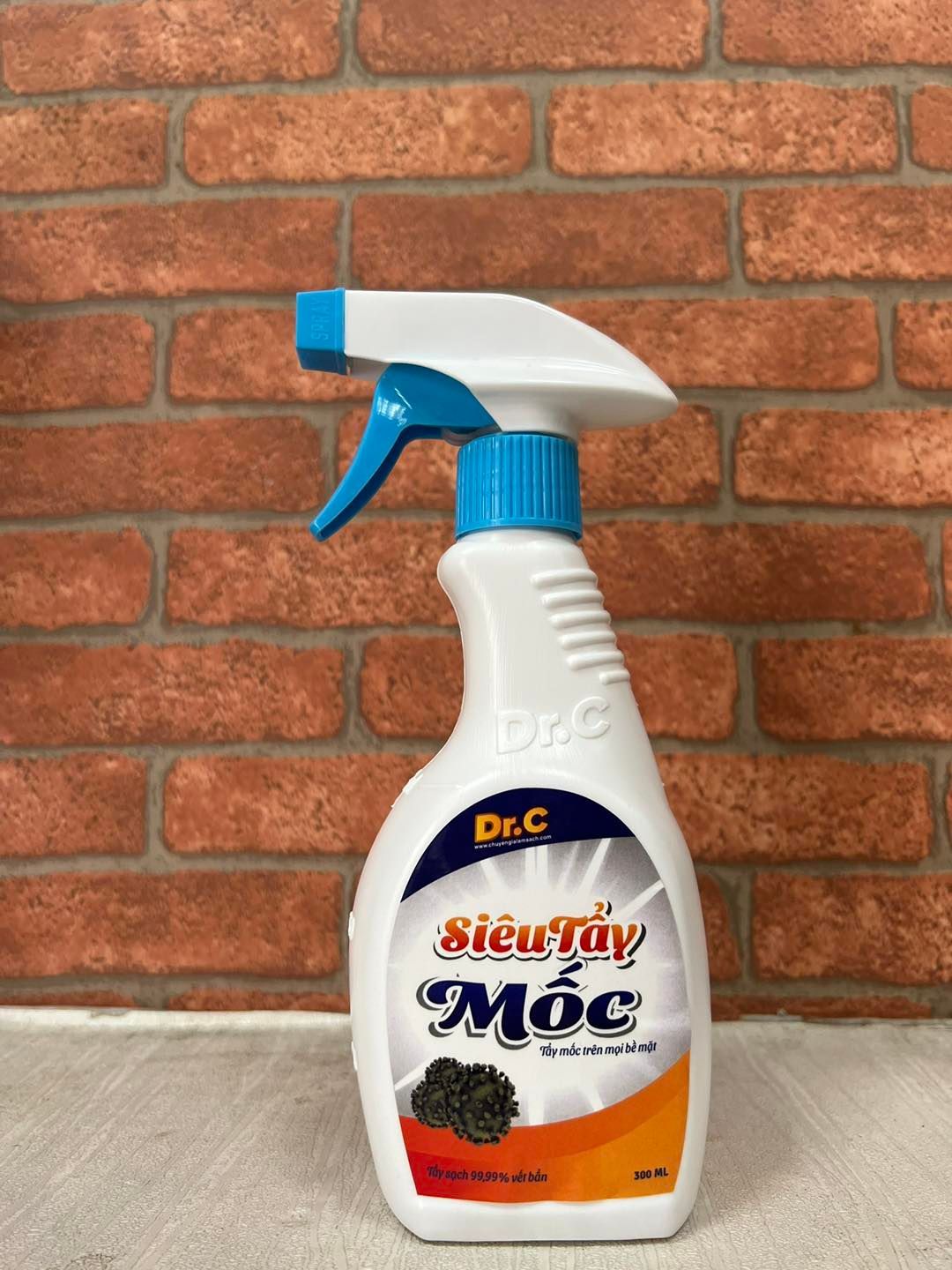 Tẩy mốc Dr.C chai 300ml