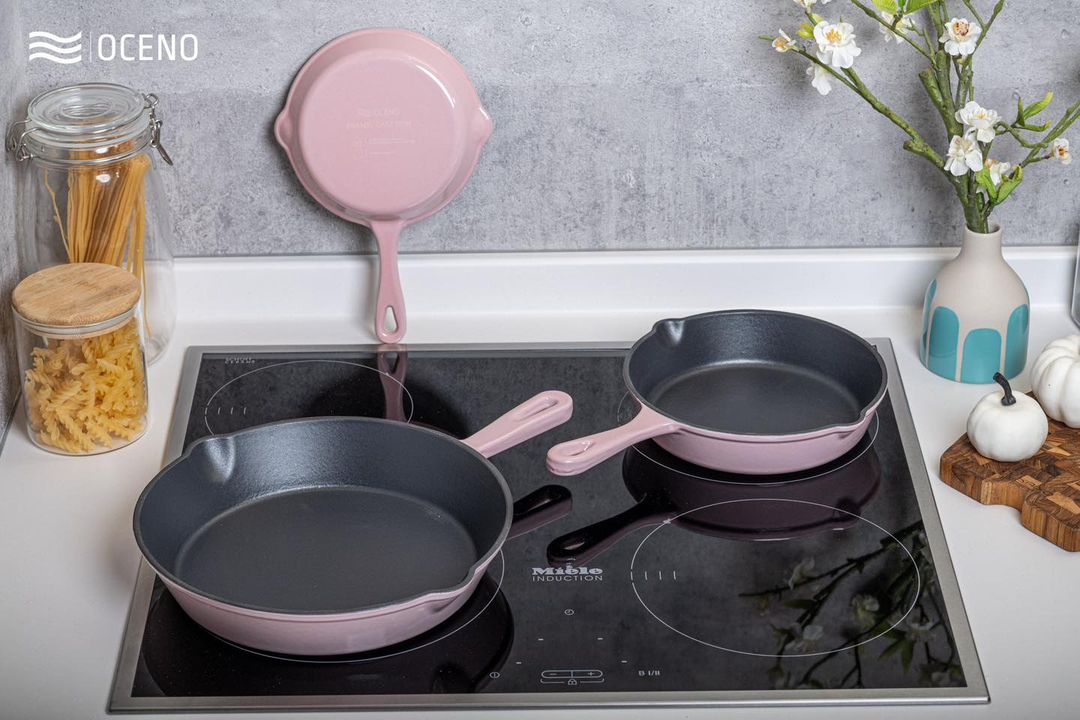 Chảo gang nông lòng  có vòi rót Oceno 20cm - Hồng