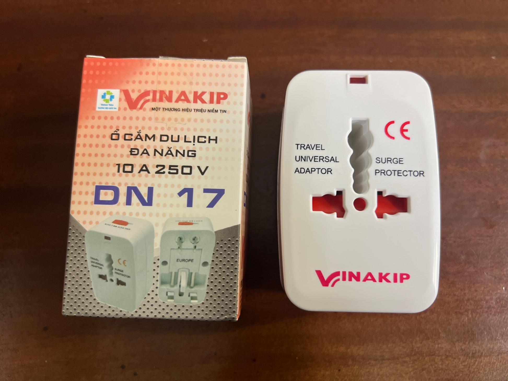 Ổ cắm du lịch đa năng Vinakip