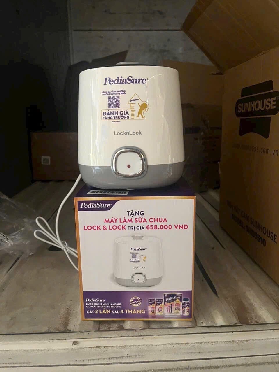 Máy làm sữa chua LocknLock - KM của Pediasure