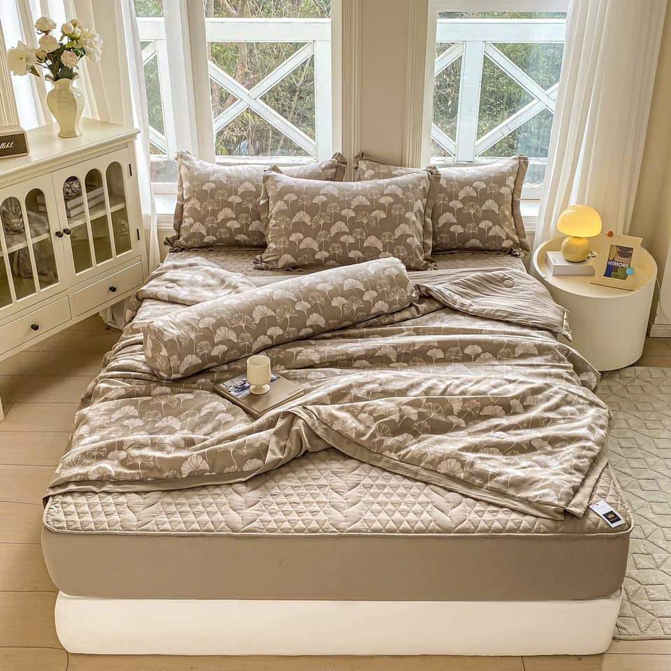 Bộ cotton đũi 5 món mẫu ga màu nâu họa tiết lá dẻ quạt