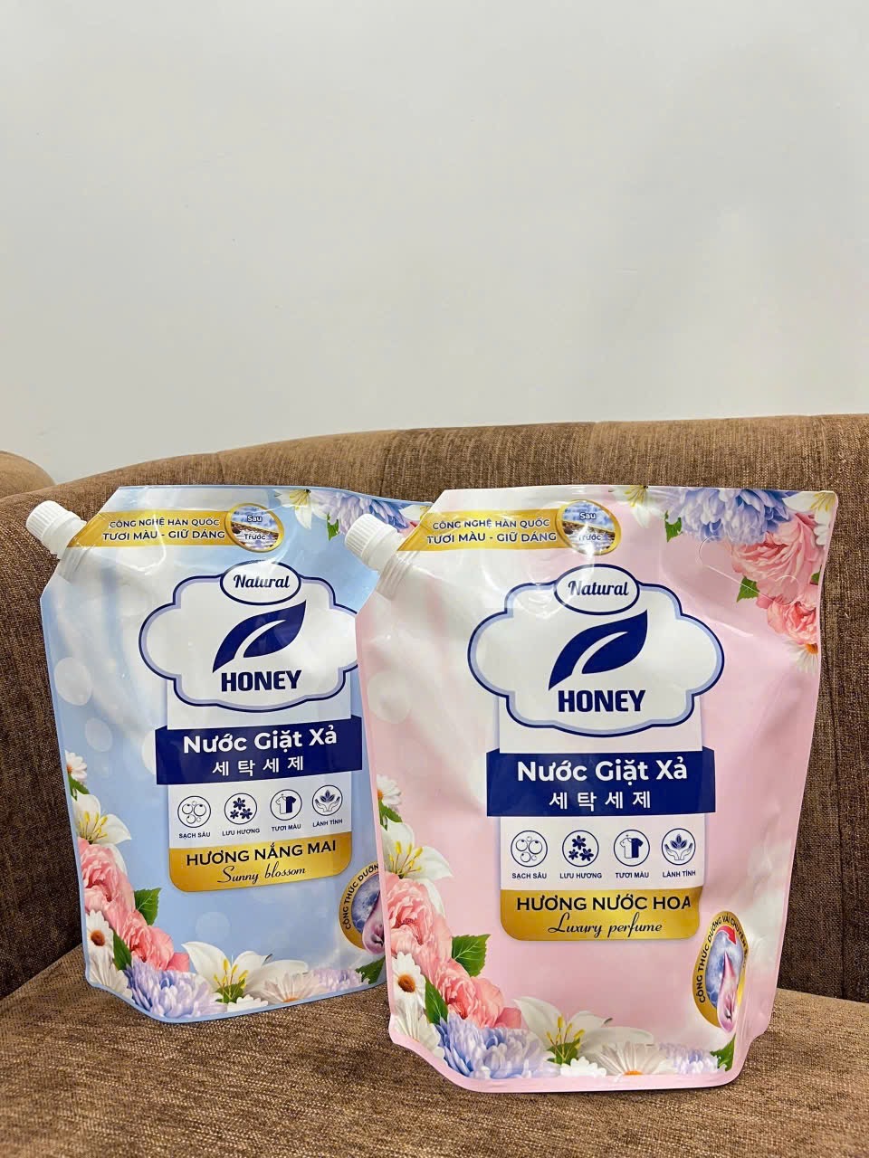 Thùng 4 gói Nước giặt xả organic Honey hương nắng mai (12L)