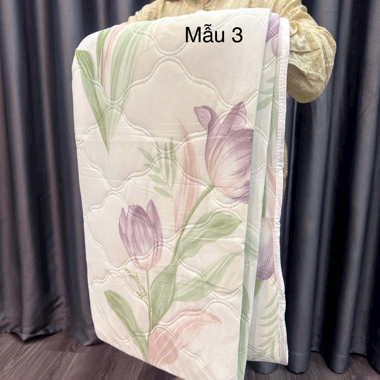 Chăn thun lạnh may trần 2m x 2.3m - Mẫu 3 (hoa tulip)