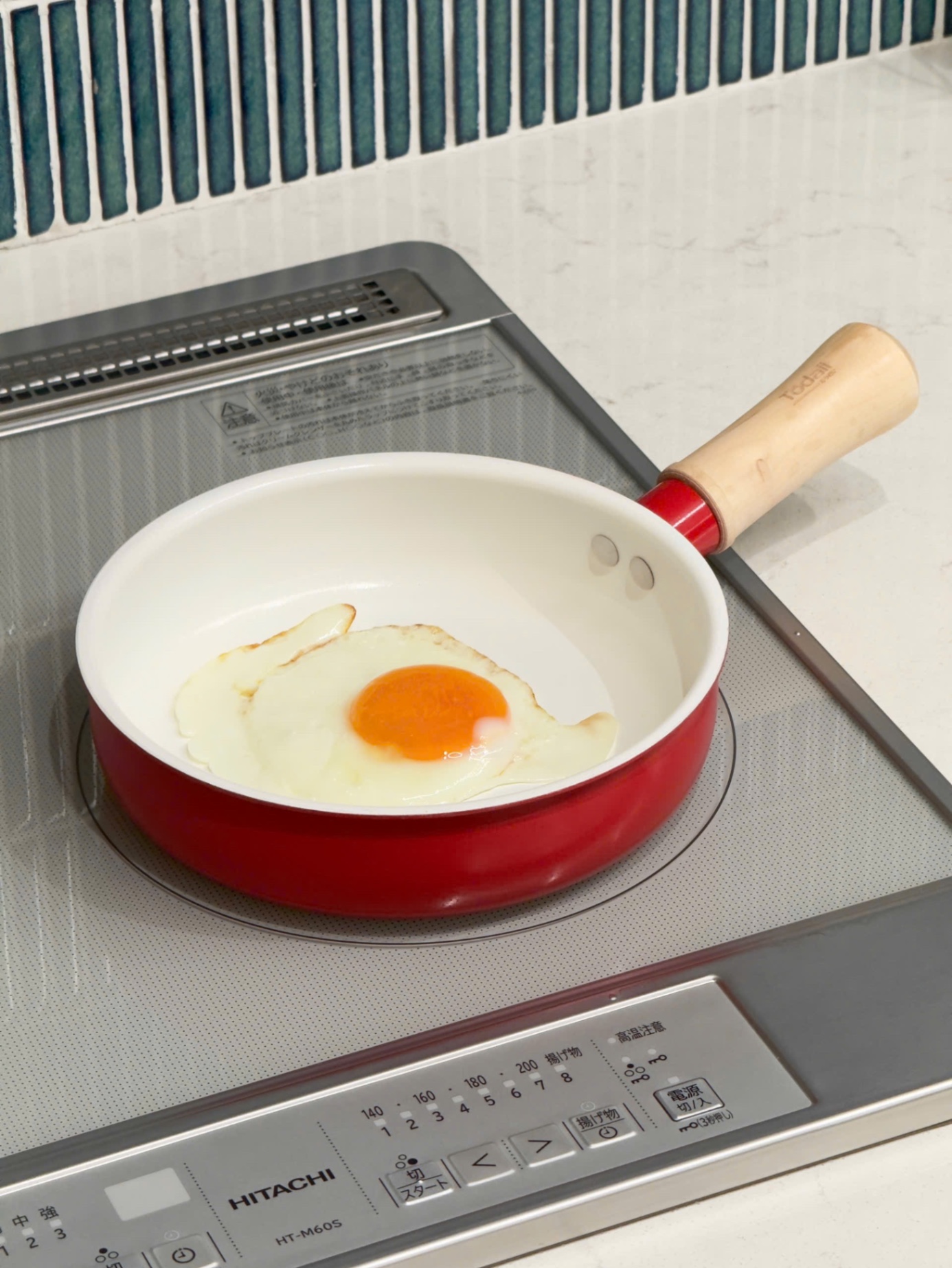 Chảo tròn chống dính ceramic tay cầm gỗ Todaii Nhật Bản - size 18cm