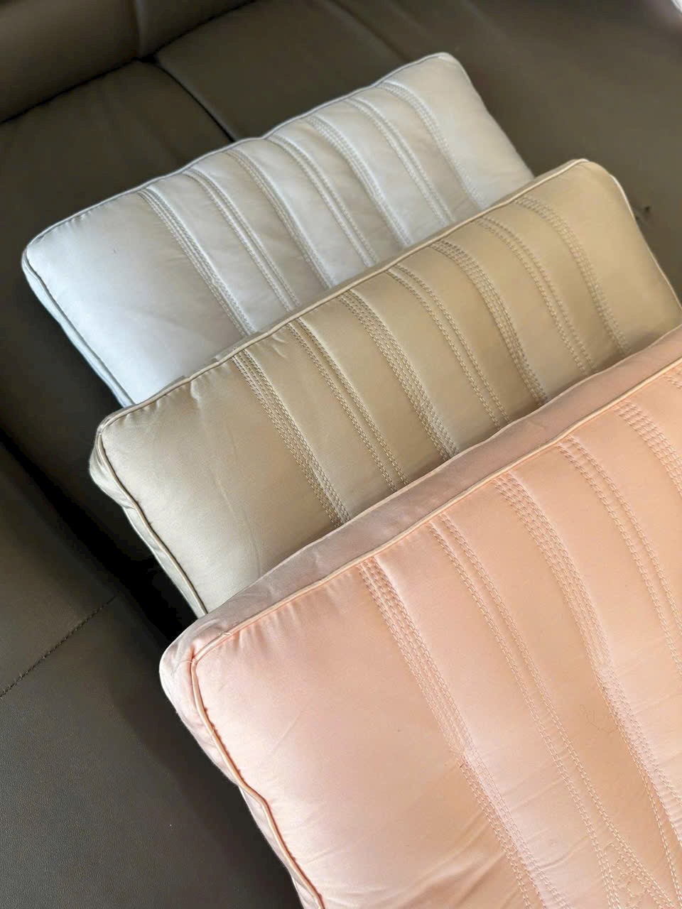 Gối dáng thấp massage Tencel