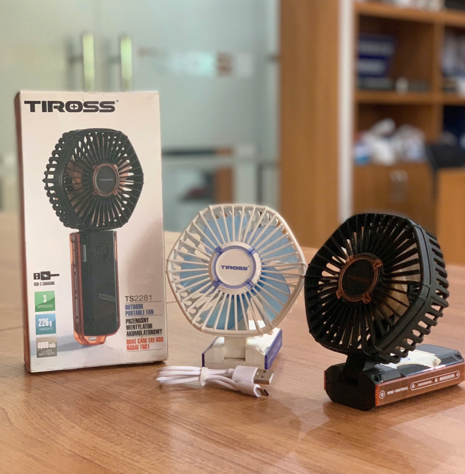 Quạt sạc mini Tiross TS2281