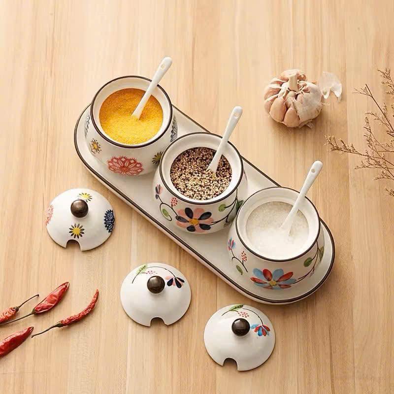 Bộ 3 lọ gia vị kèm khay sứ hoa văn