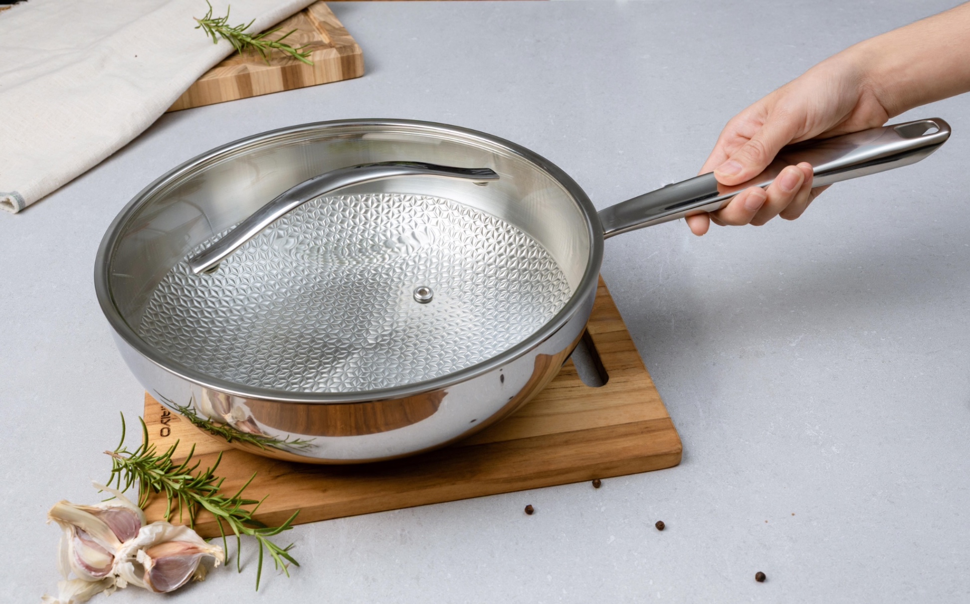 Chảo inox 304 thêu nổi embrossed Kaiyo - sâu lòng vung kính