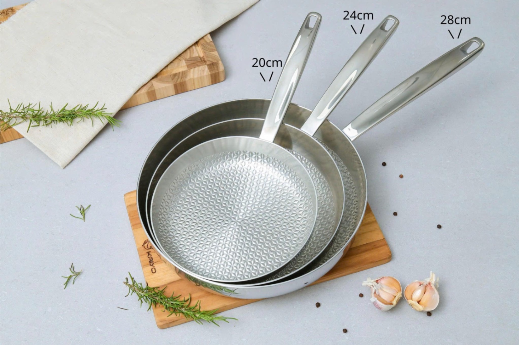 Chảo inox 304 thêu nổi embrossed Kaiyo - dáng cạn