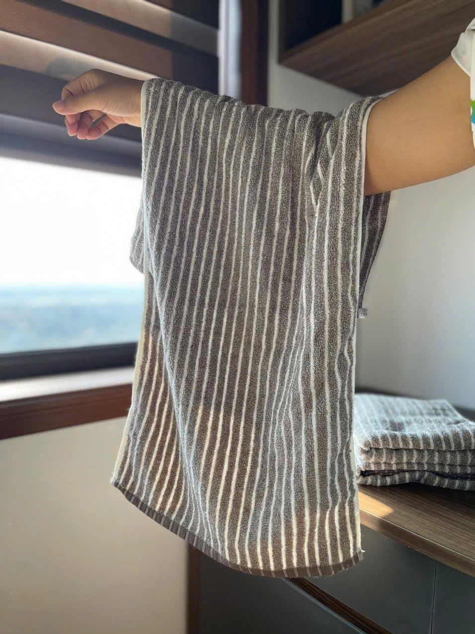 Khăn gội organic 35x80cm mẫu kẻ sọc (trắng nâu)