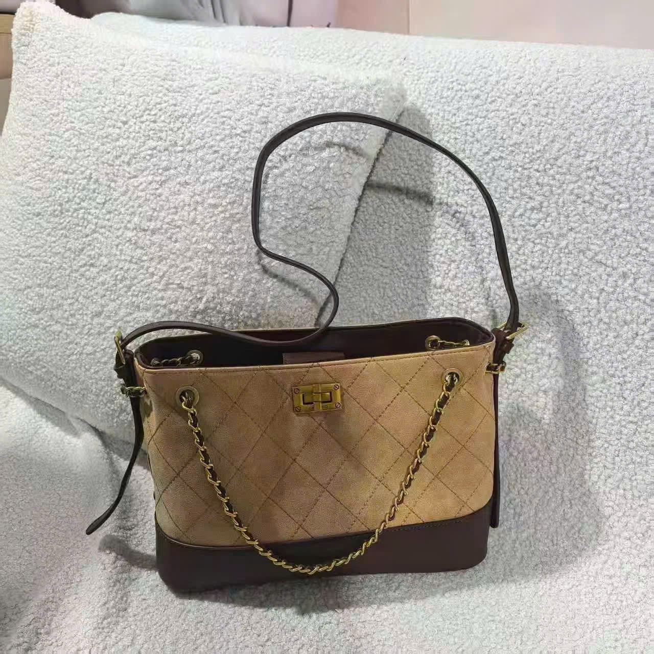 Túi xách Chio vàng nâu 28.5cm