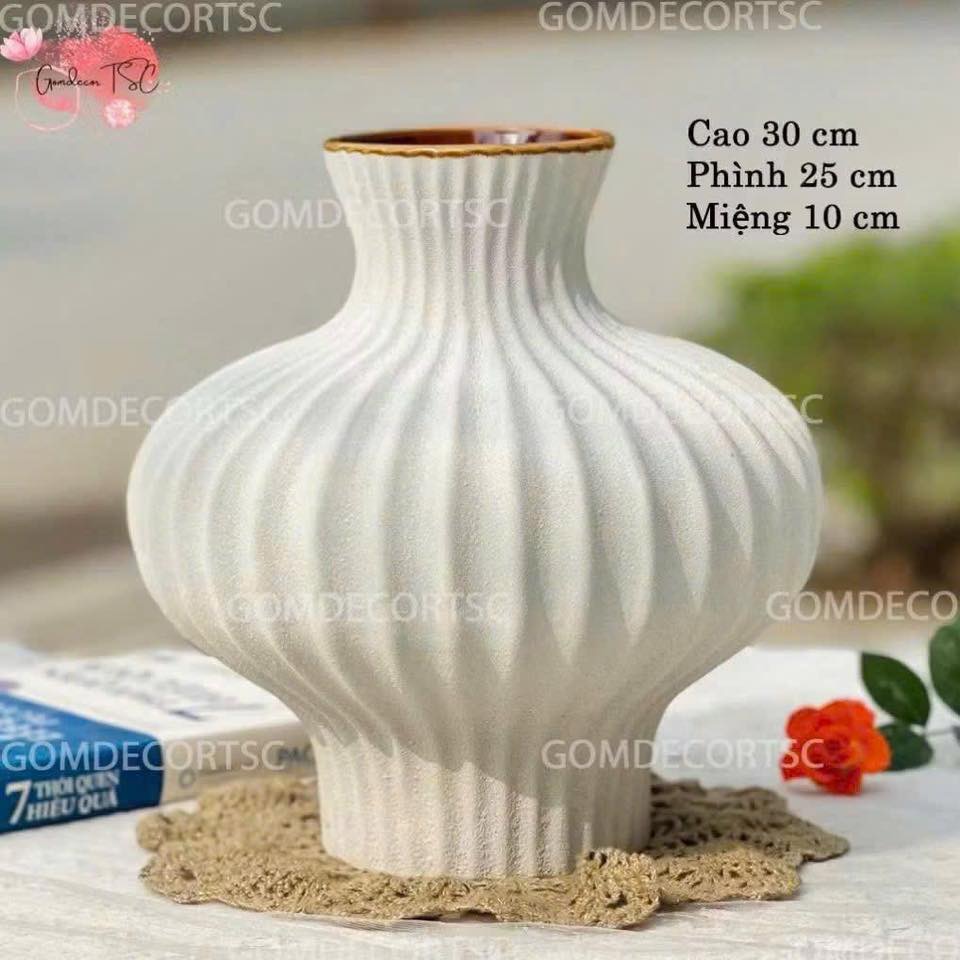 Bình hoa dáng lồng đèn trứng chim cút