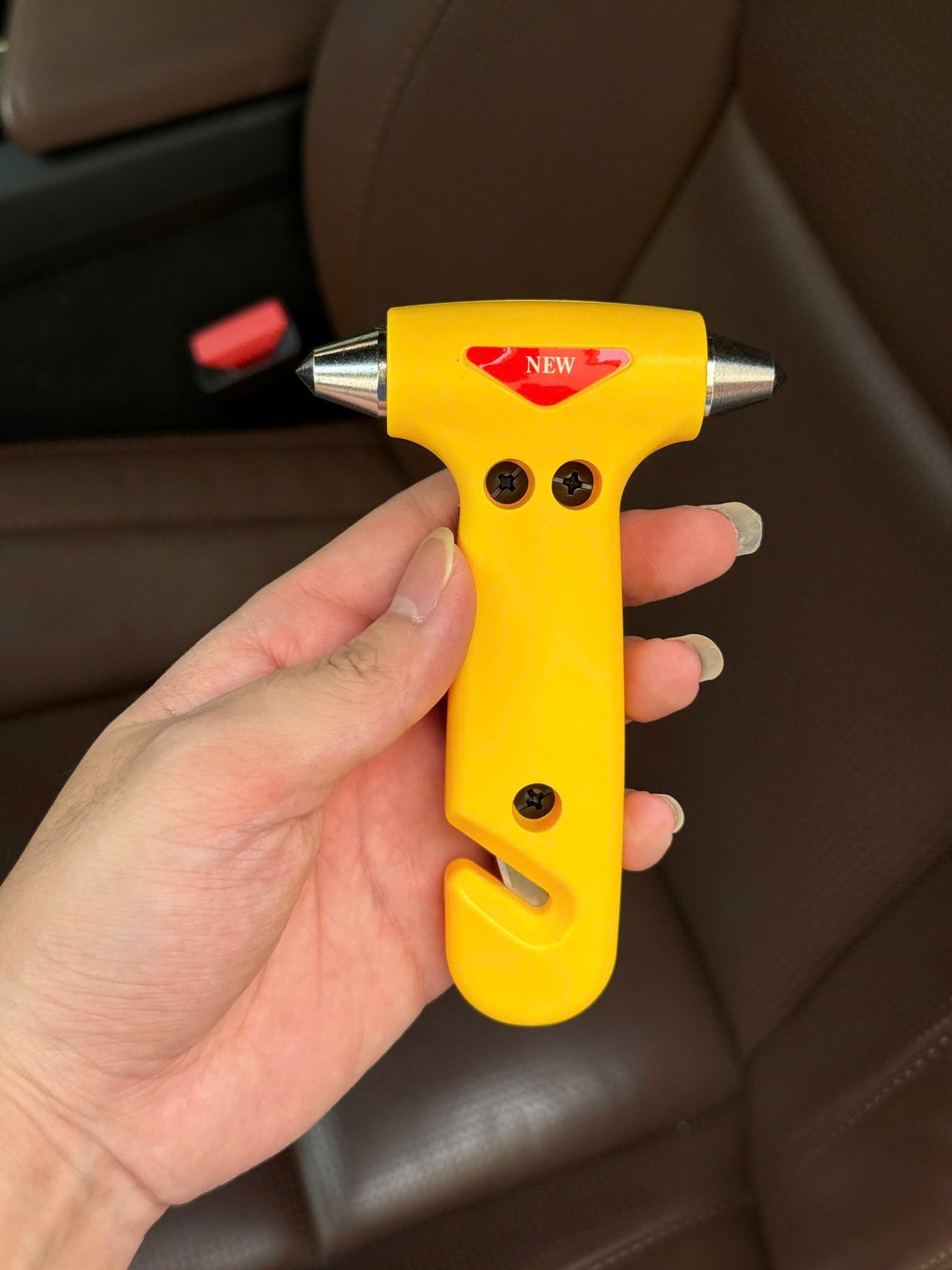 Búa thoát hiểm khẩn cấp 2in1 trên ô tô Kakusee