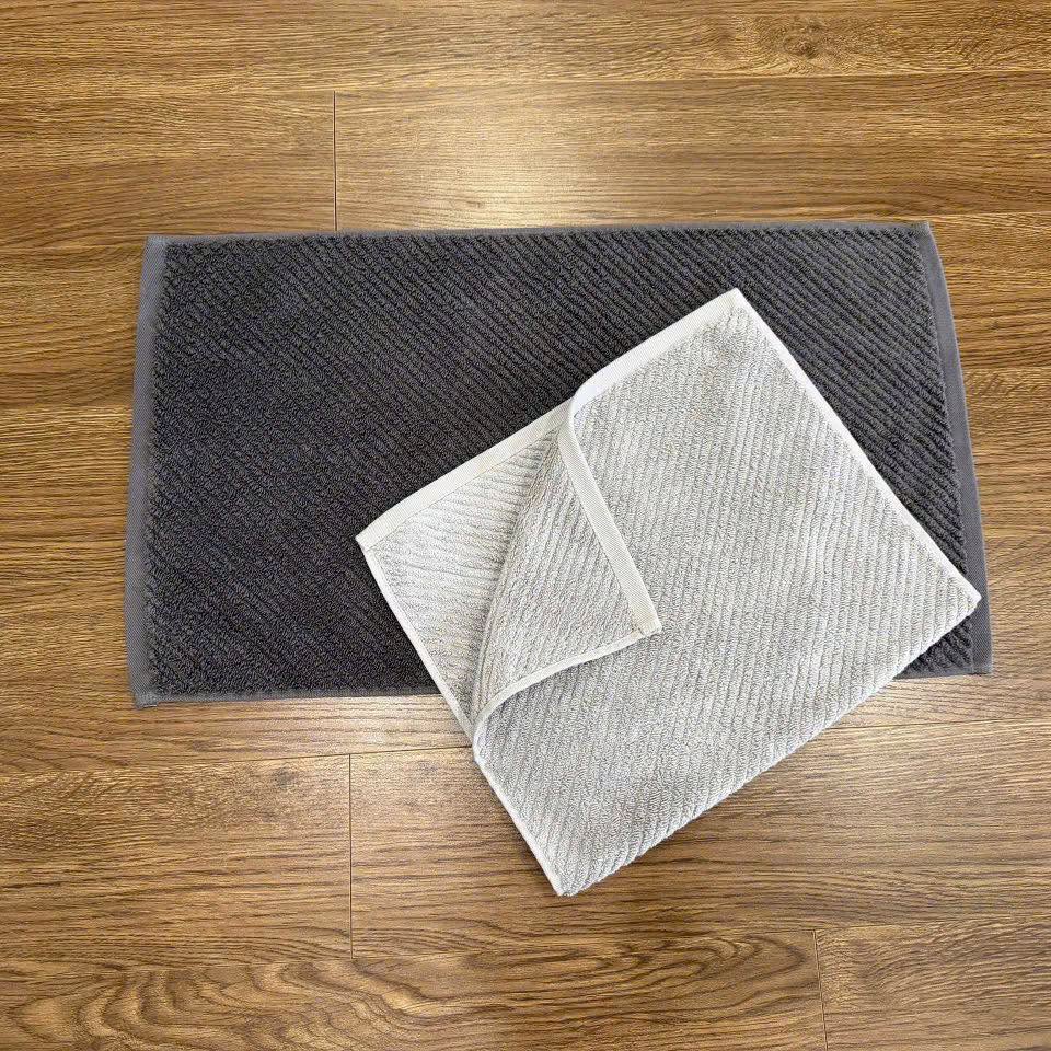 Combo: 03 thảm chân xuất Nhật 36x60cm (màu ngẫu nhiên)
