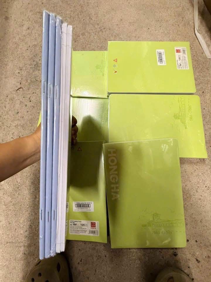 Lốc 10 quyển vở kẻ ngang Hồng Hà 120 trang