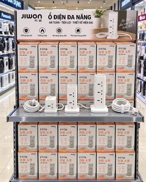 Ổ cắm điện JIWON 2500W loại 4 ổ cắm (tích hợp 1 cổng Type C + 2 USB)