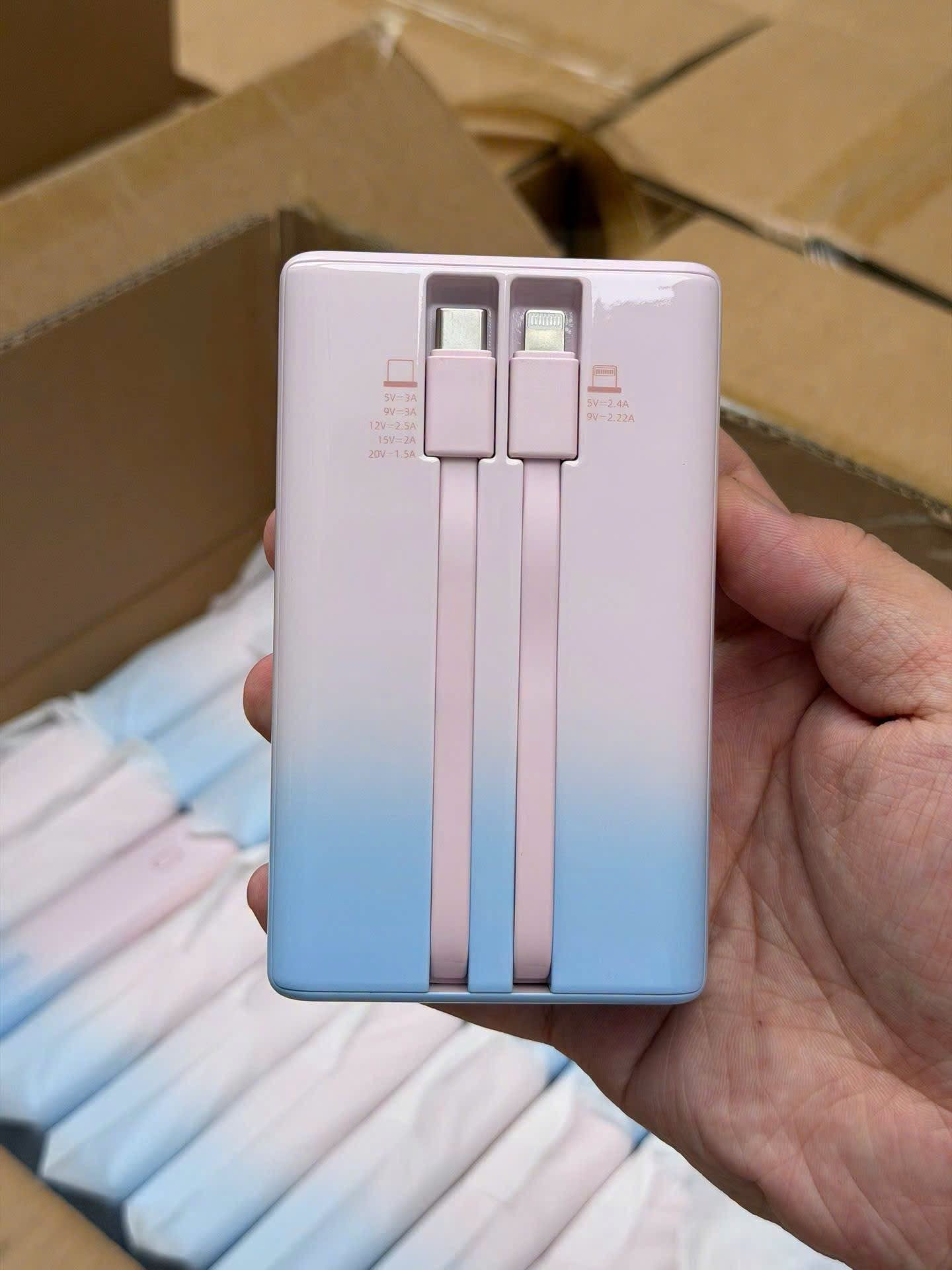 Sạc dự phòng Romoss 20000mAh, 30W, 2 dây C-L