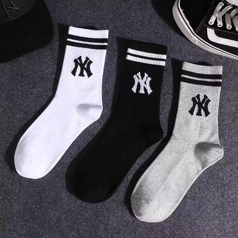 Tất nữ thể thao NY xuất Hàn - Trắng