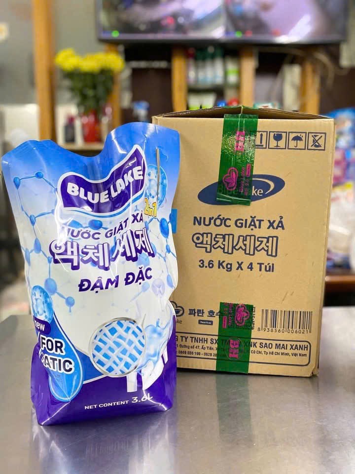 Thùng 4 túi Nước giặt Blue hương thanh xuân (màu xanh) 14.4L