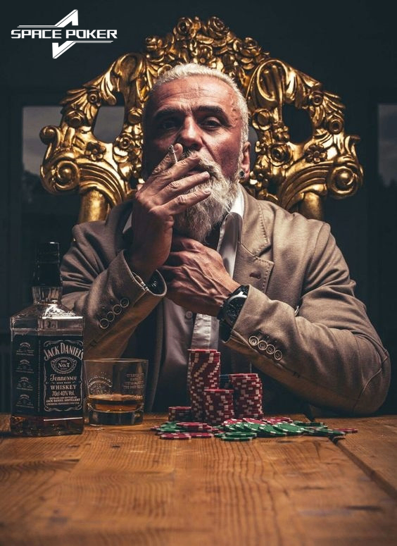 Phân biệt Poker Cash và Poker Tournament