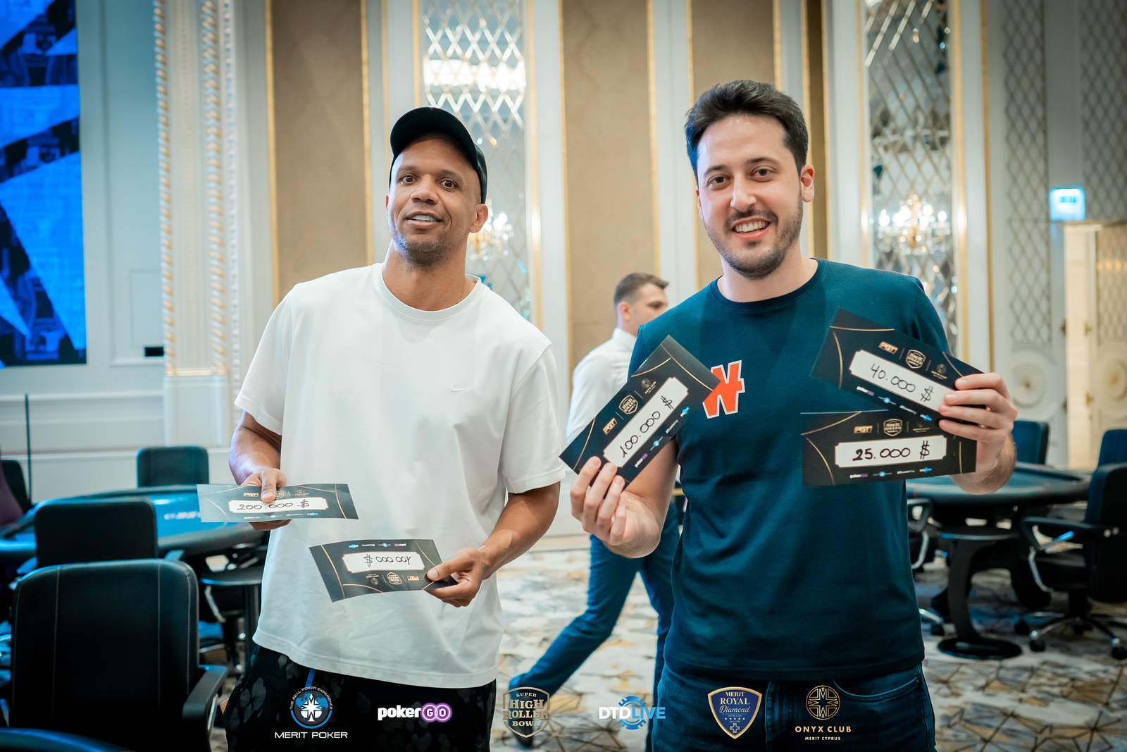Space Poker News : Phill Ivey thất bại trước Adrian Mateos
