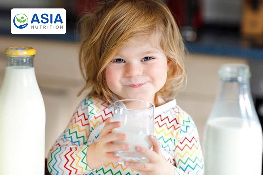 LÀM THẾ NÀO ĐỂ CHA MẸ BIẾT BÉ CÓ BỊ DỊ ỨNG SỮA HAY KHÔNG?
