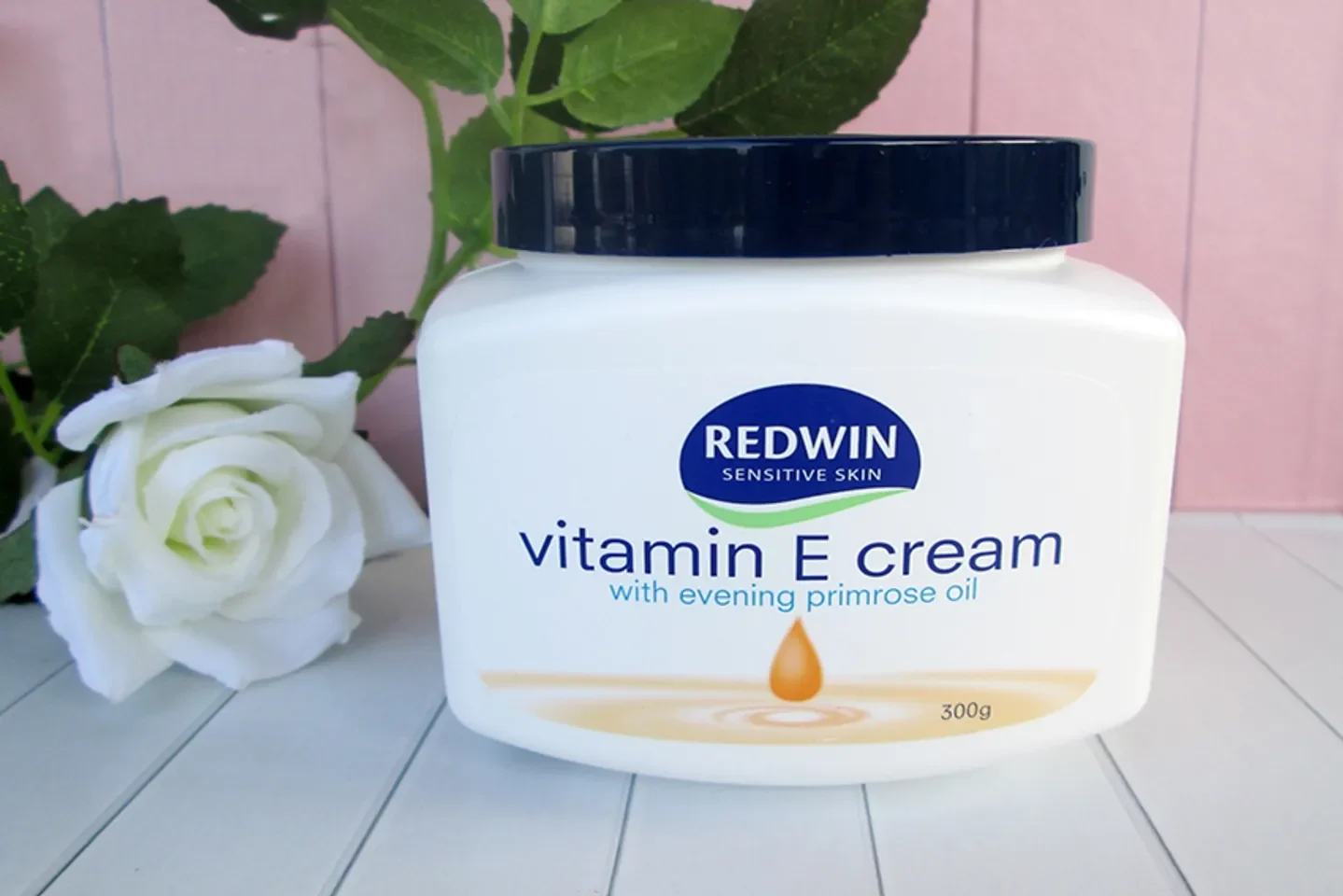 Kem dưỡng da REDWIN Vitamin E Cream 300g Úc