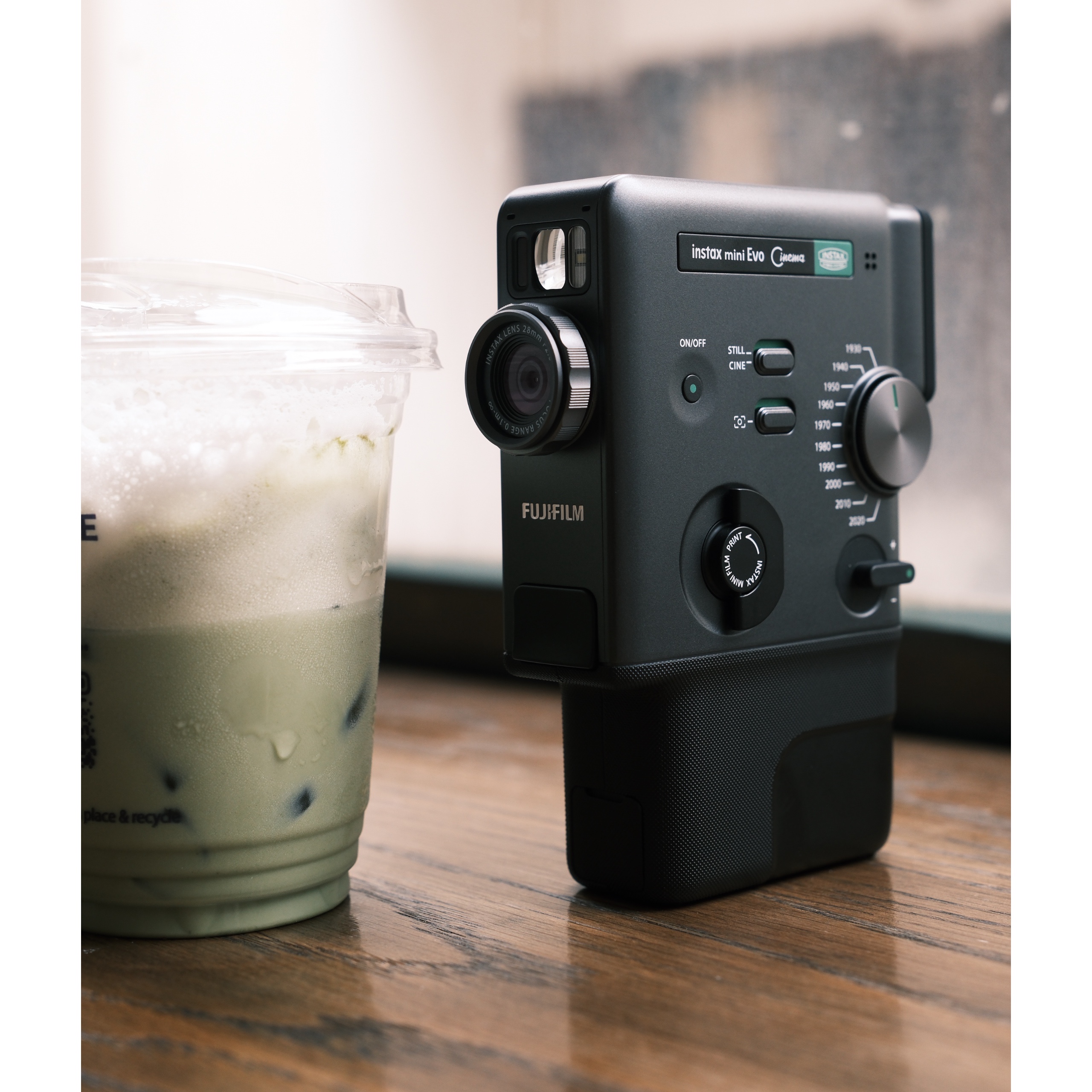 Fujifilm-Instax-Mini-Evo-Cinema-Chinh-Hang-13.jpg?v=1774587917