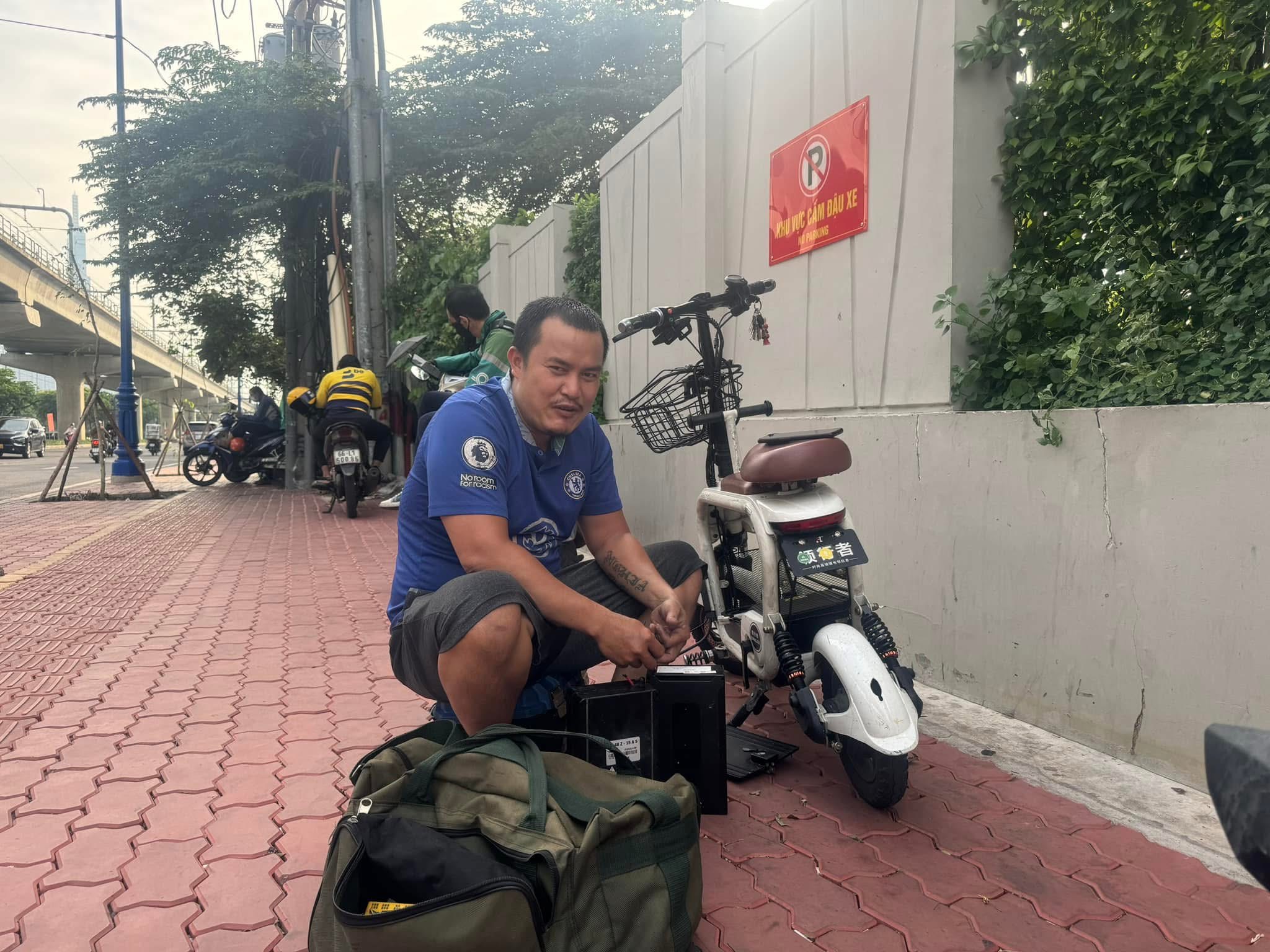 Thay Bình Ác Quy Xe Đạp Điện -Xe Máy Điện