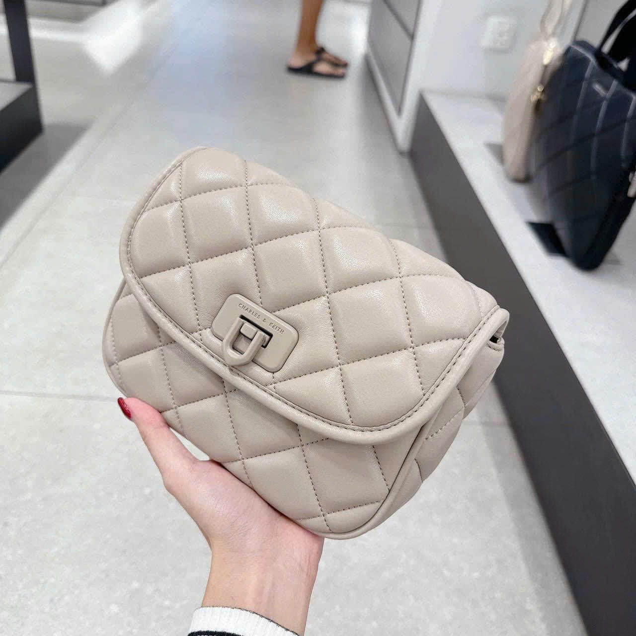 TÚI XÁCH C.N.K TRÁM BẢN ĐẸP SIZE 19 - C417