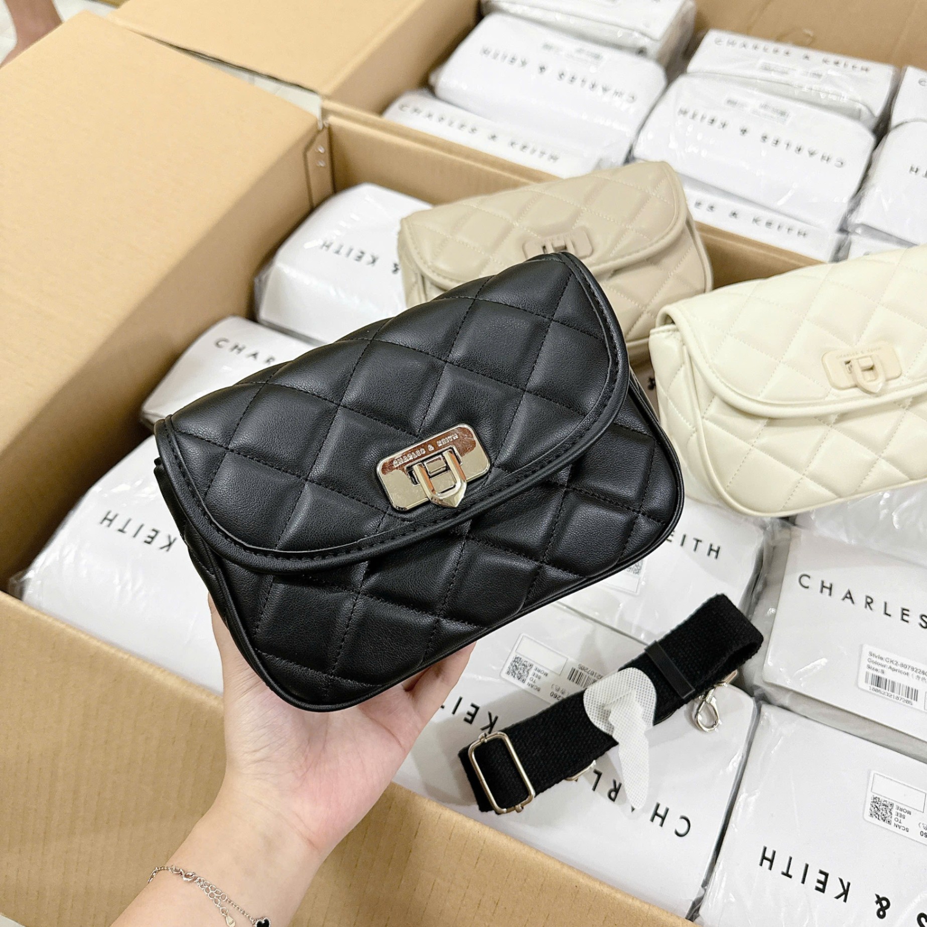 TÚI XÁCH C.N.K TRÁM BẢN ĐẸP SIZE 19 - C417