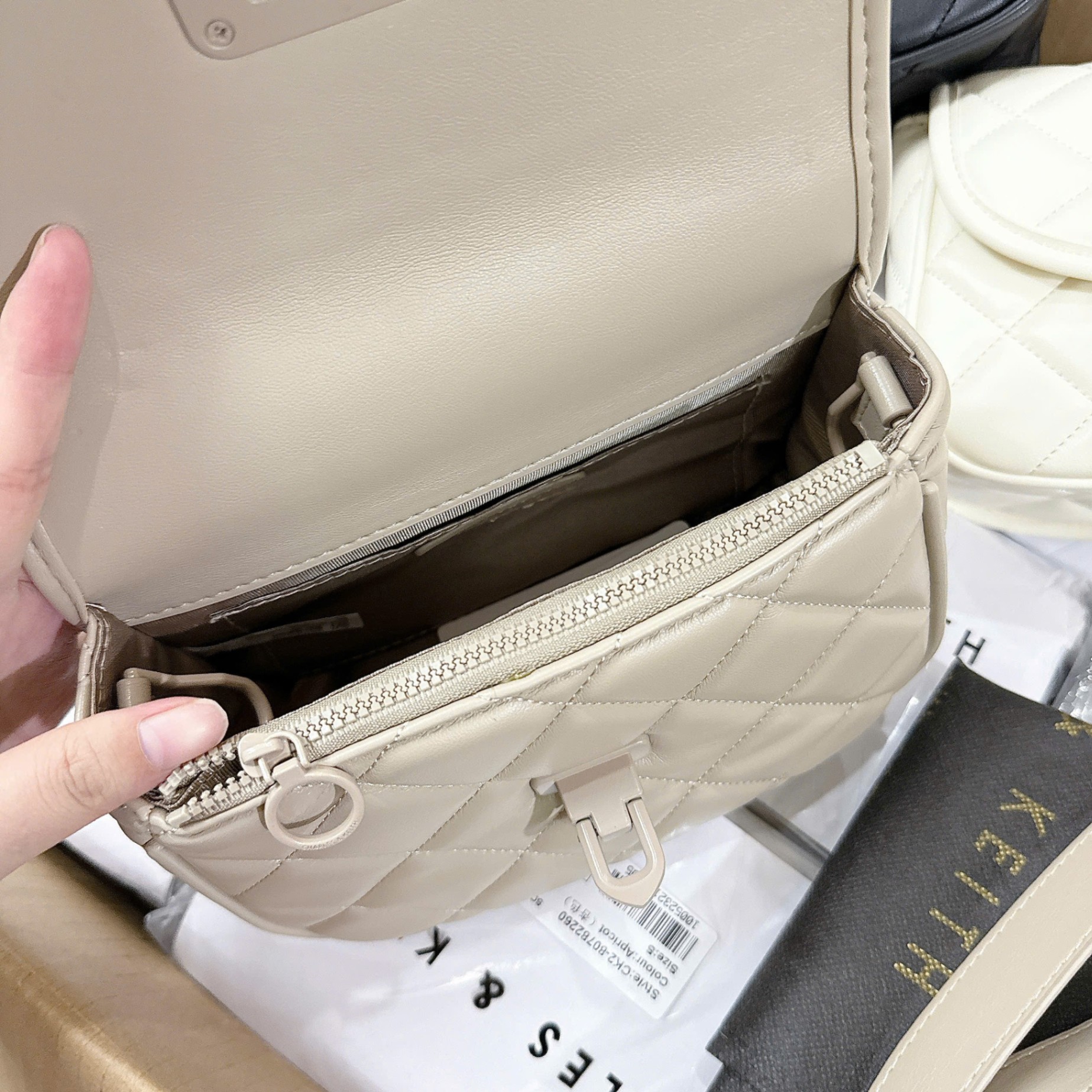 TÚI XÁCH C.N.K TRÁM BẢN ĐẸP SIZE 19 - C417