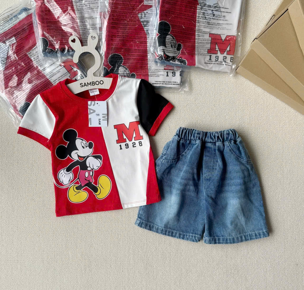 SET BỘ MICKEY PHỐI ĐỎ TRẮNG MIX QUẦN JEAN - C225