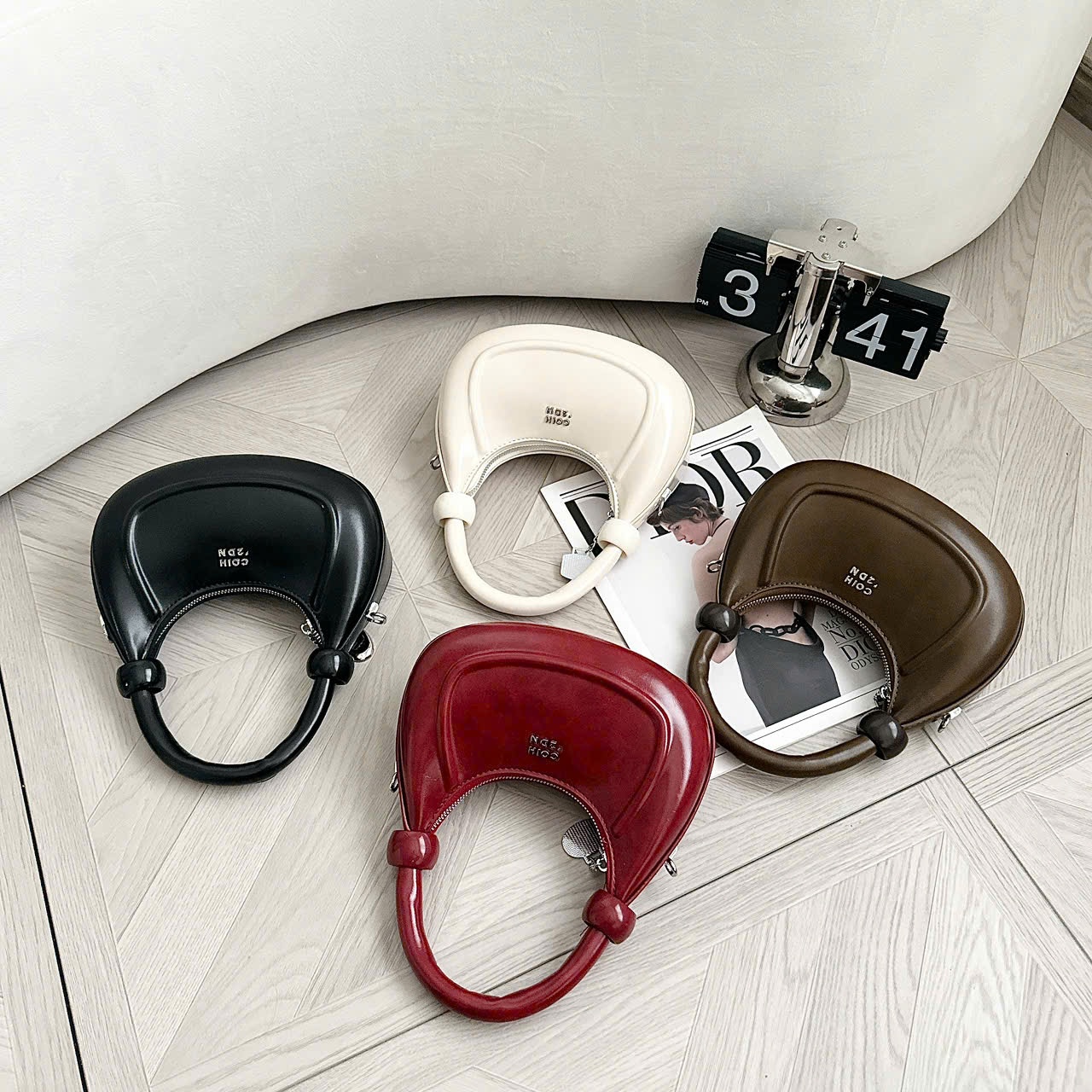 TÚI XÁCH DÁNG BẦU SIZE 22 - B451
