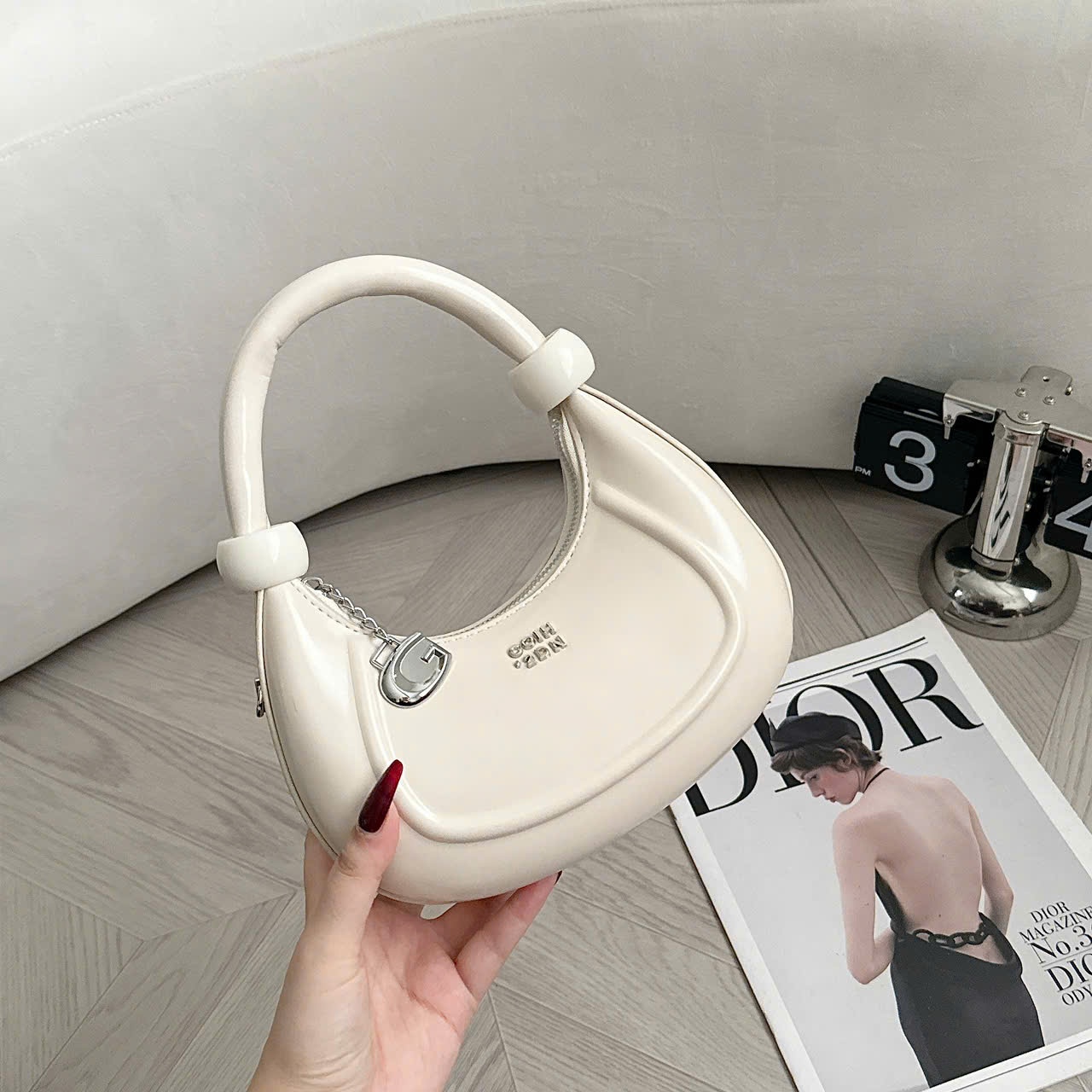 TÚI XÁCH DÁNG BẦU SIZE 22 - B451