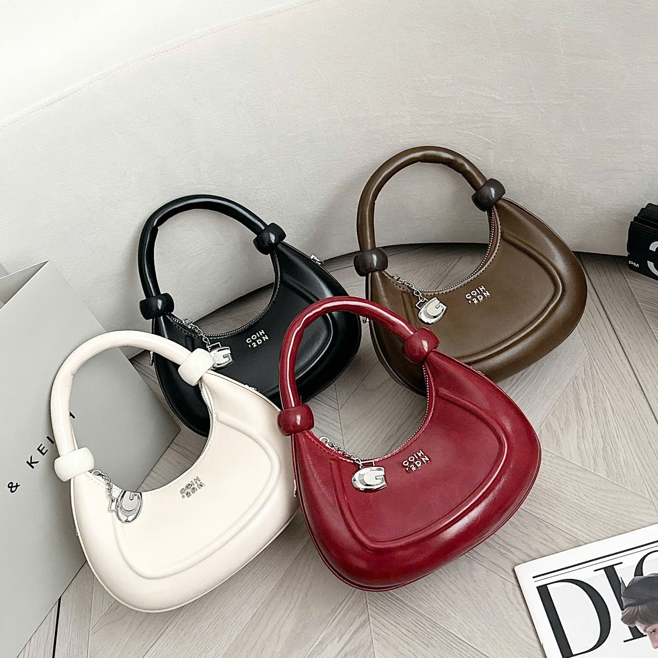 TÚI XÁCH DÁNG BẦU SIZE 22 - B451