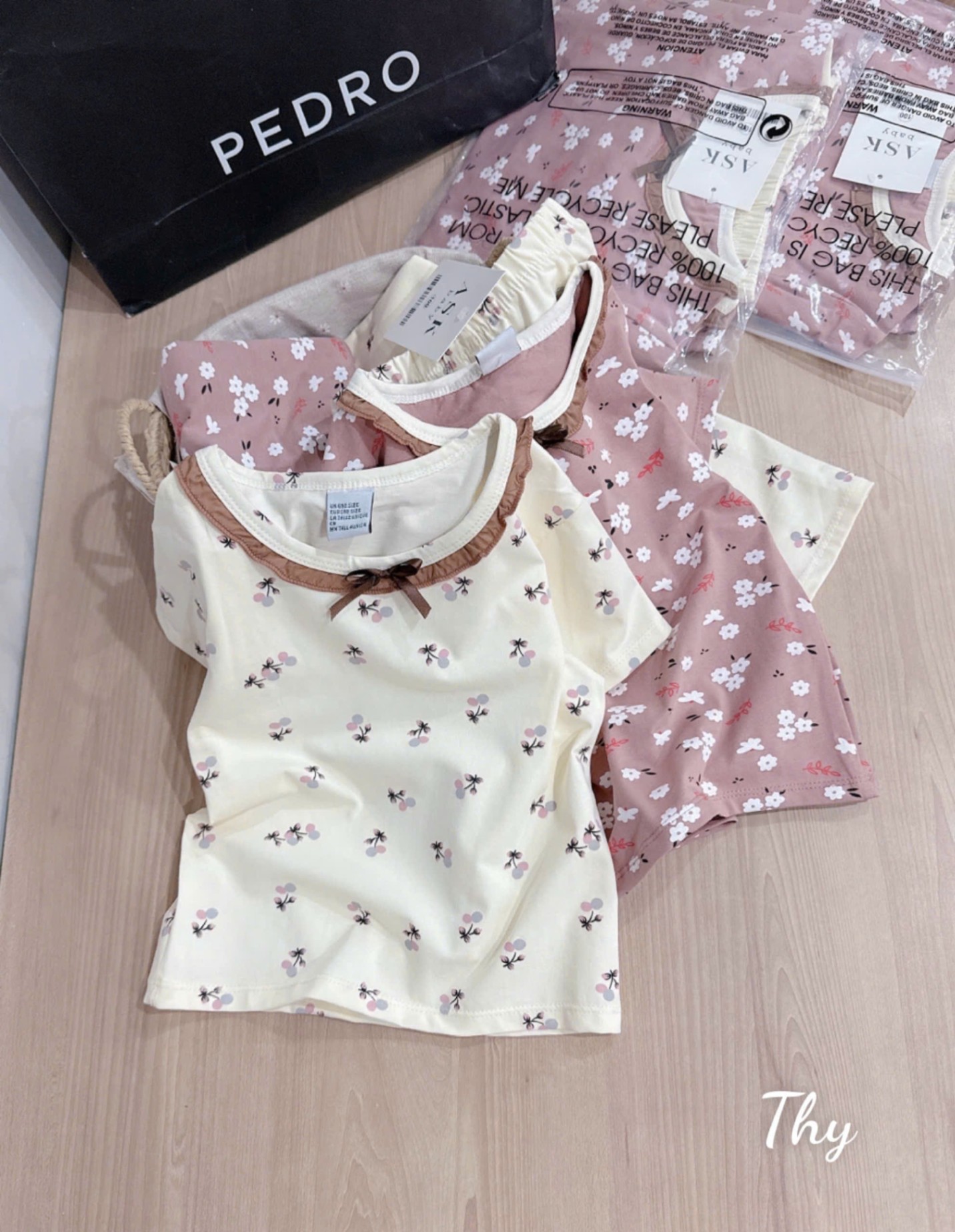 XẢ SET 2 BỘ HOA CỔ REN LEGGING LỬNG - A307