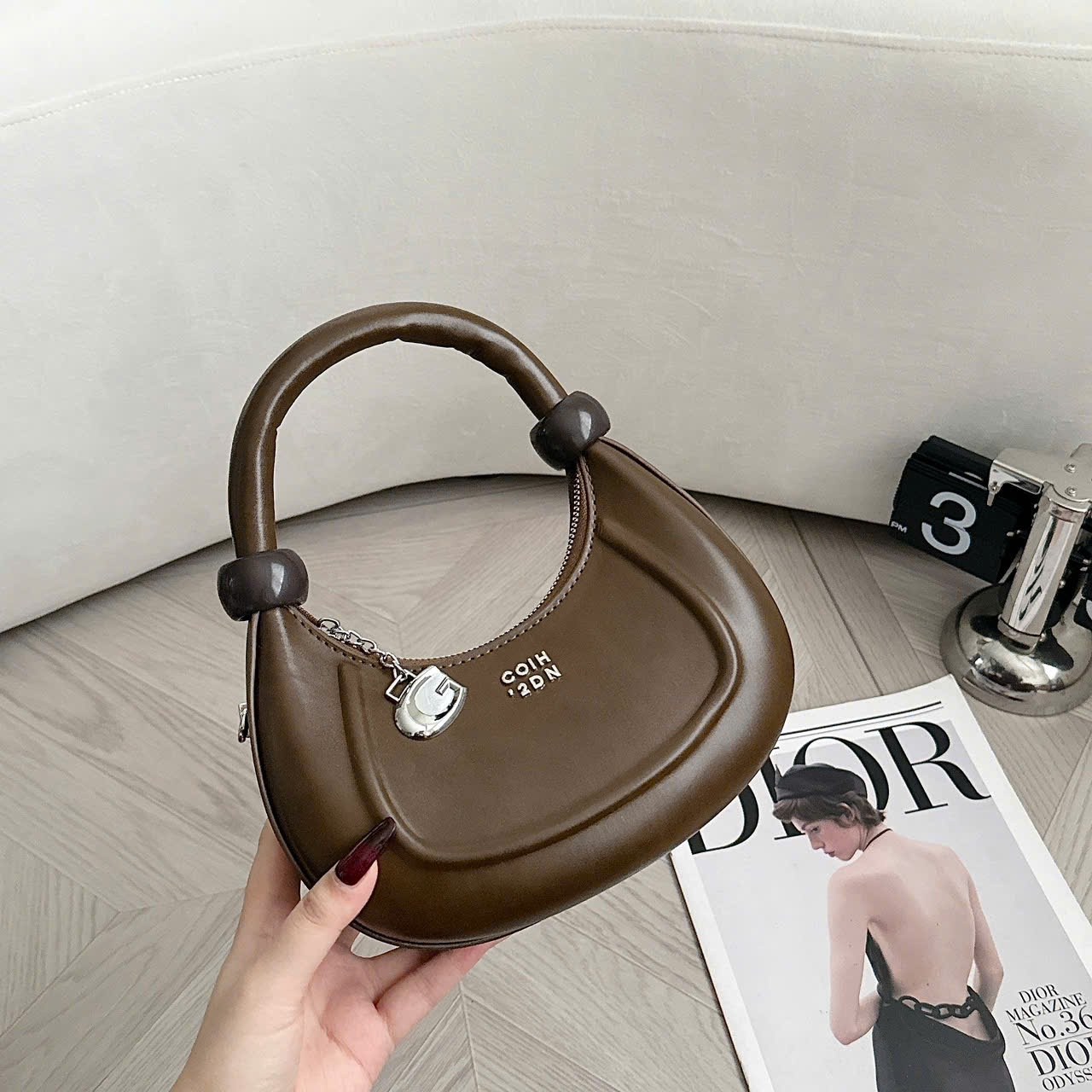 TÚI XÁCH DÁNG BẦU SIZE 22 - B451