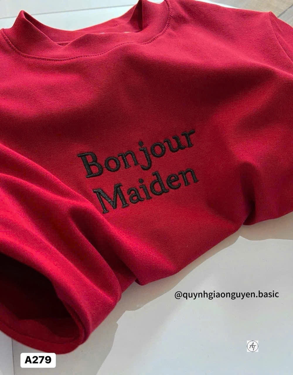 A841 - ÁO ZIP ĐỎ ĐÔ THÊU BONJOUR
