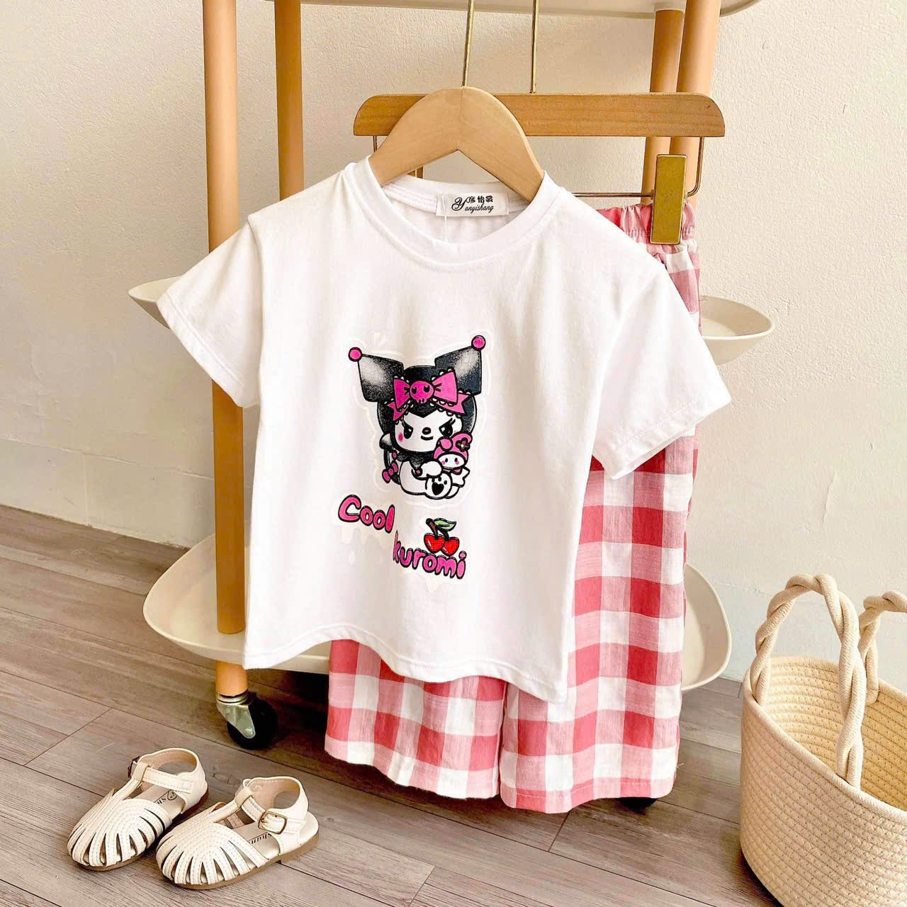 C183 - SET BỘ KUROMI TRẮNG QUẦN KẺ HỒNG BG