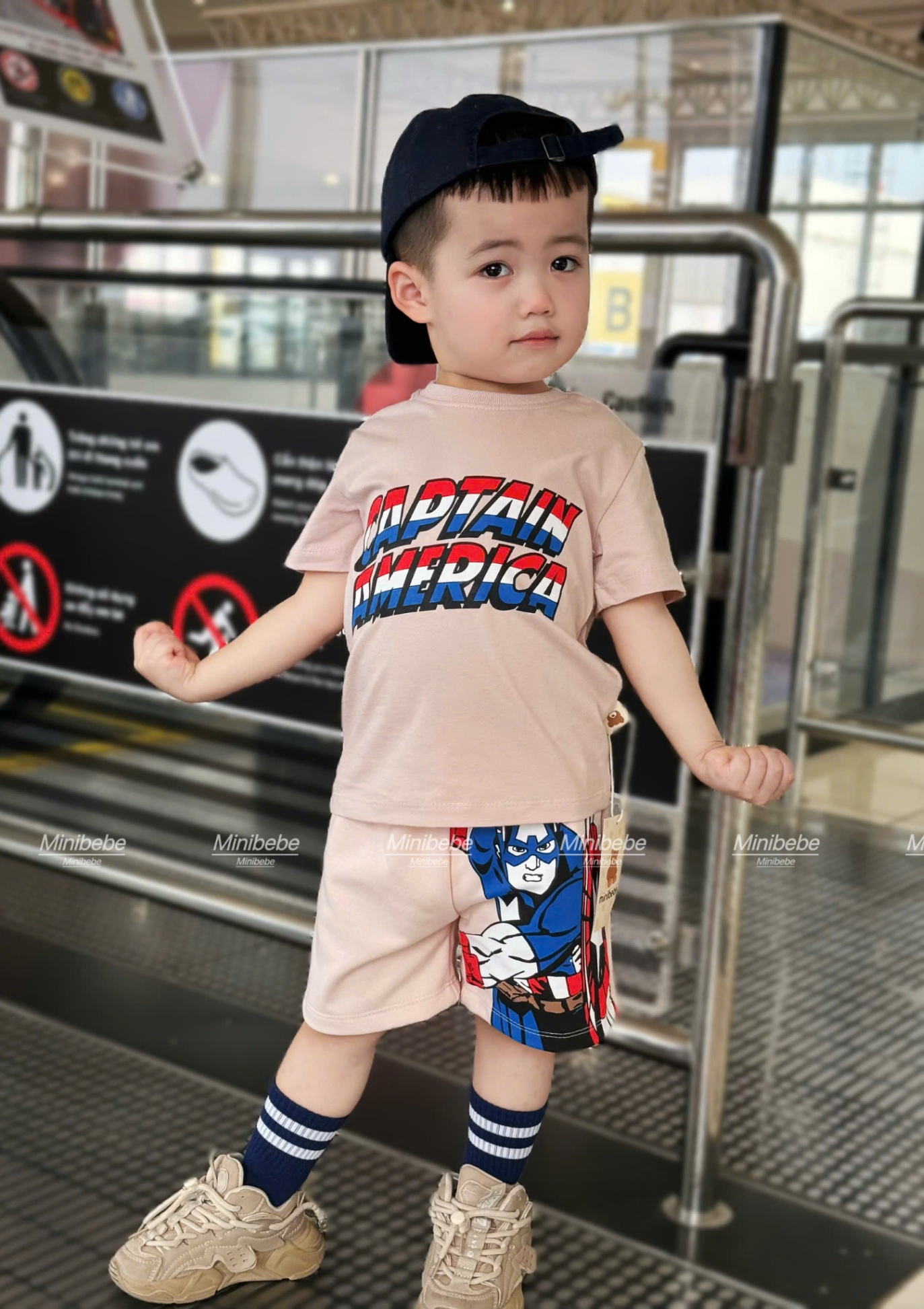 C76 - SET BỘ MARVEL AVENGERS CHỮ ĐEN