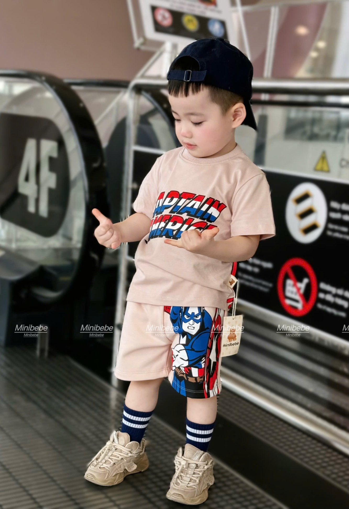C76 - SET BỘ MARVEL AVENGERS CHỮ ĐEN