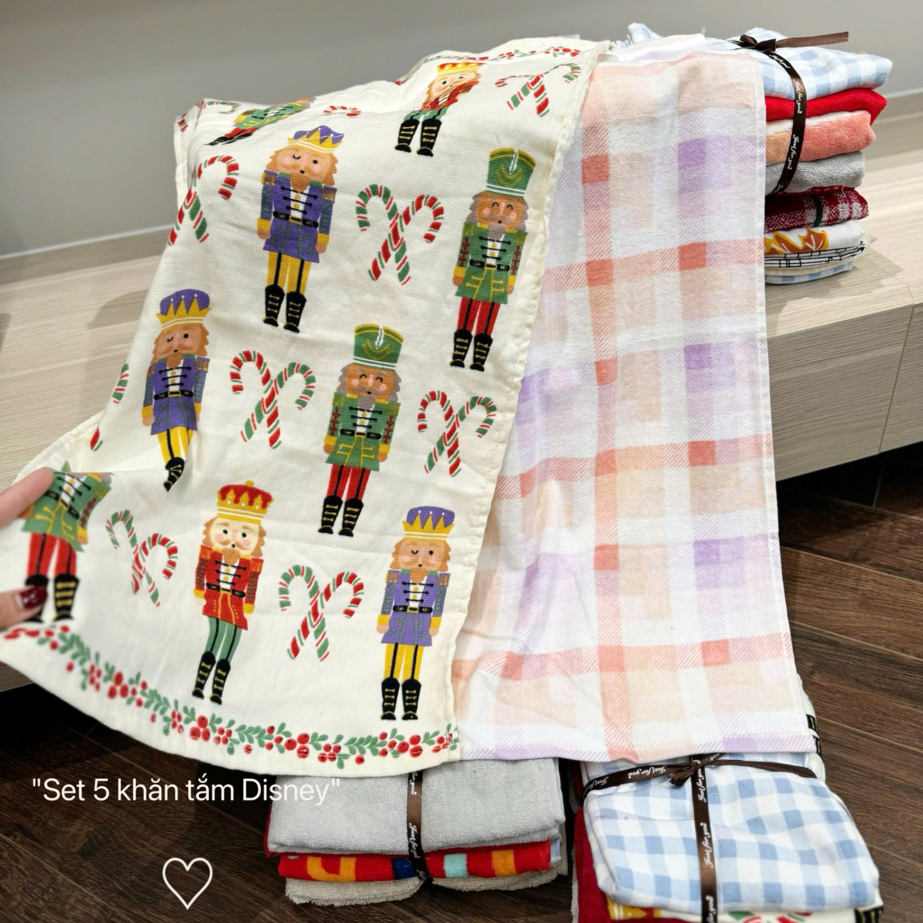 A290 - SET 5 KHĂN TẮM DISNEY MIX MÀU