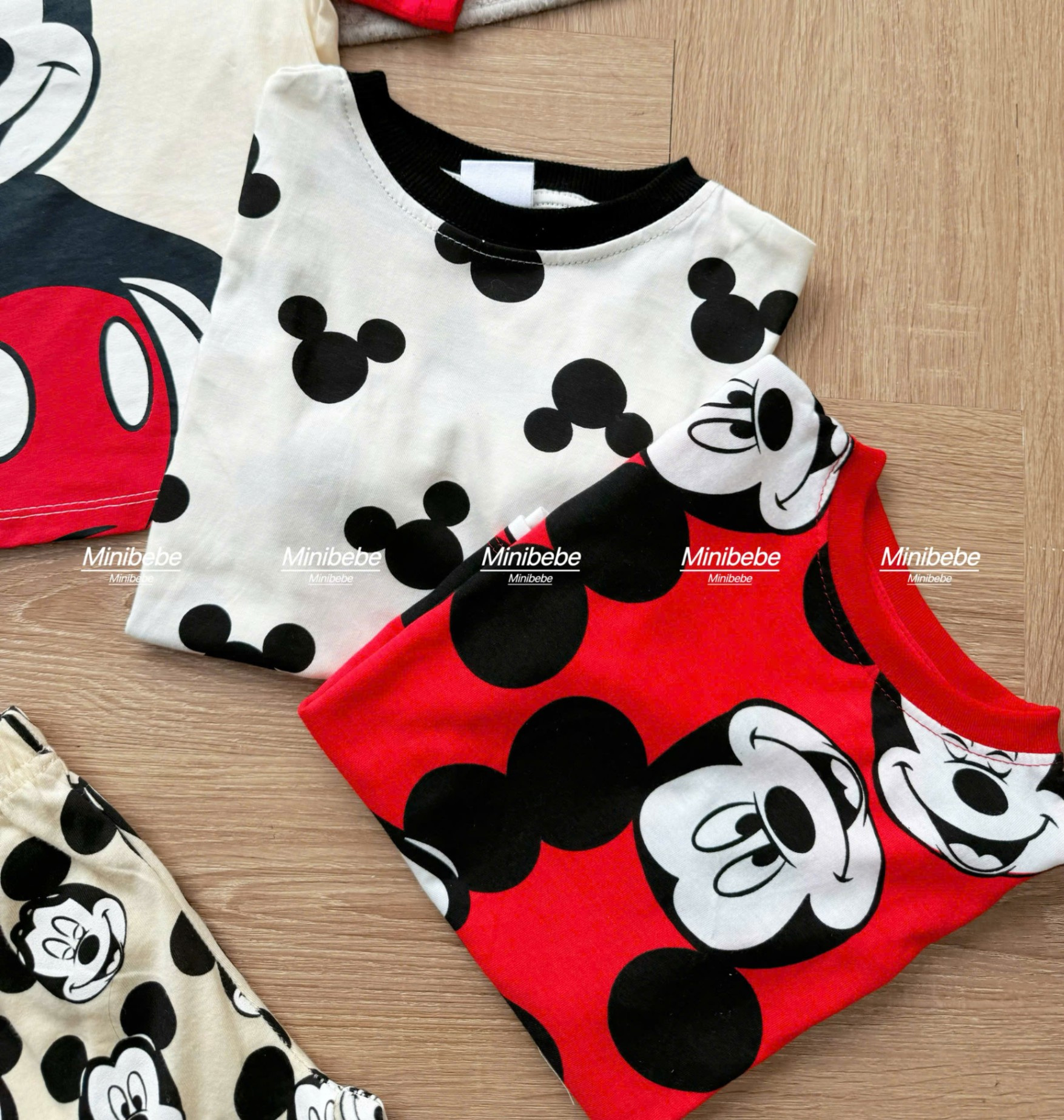 A825 - SET 3 BỘ MICKEY TRẮNG ĐỎ TAY PHỐI