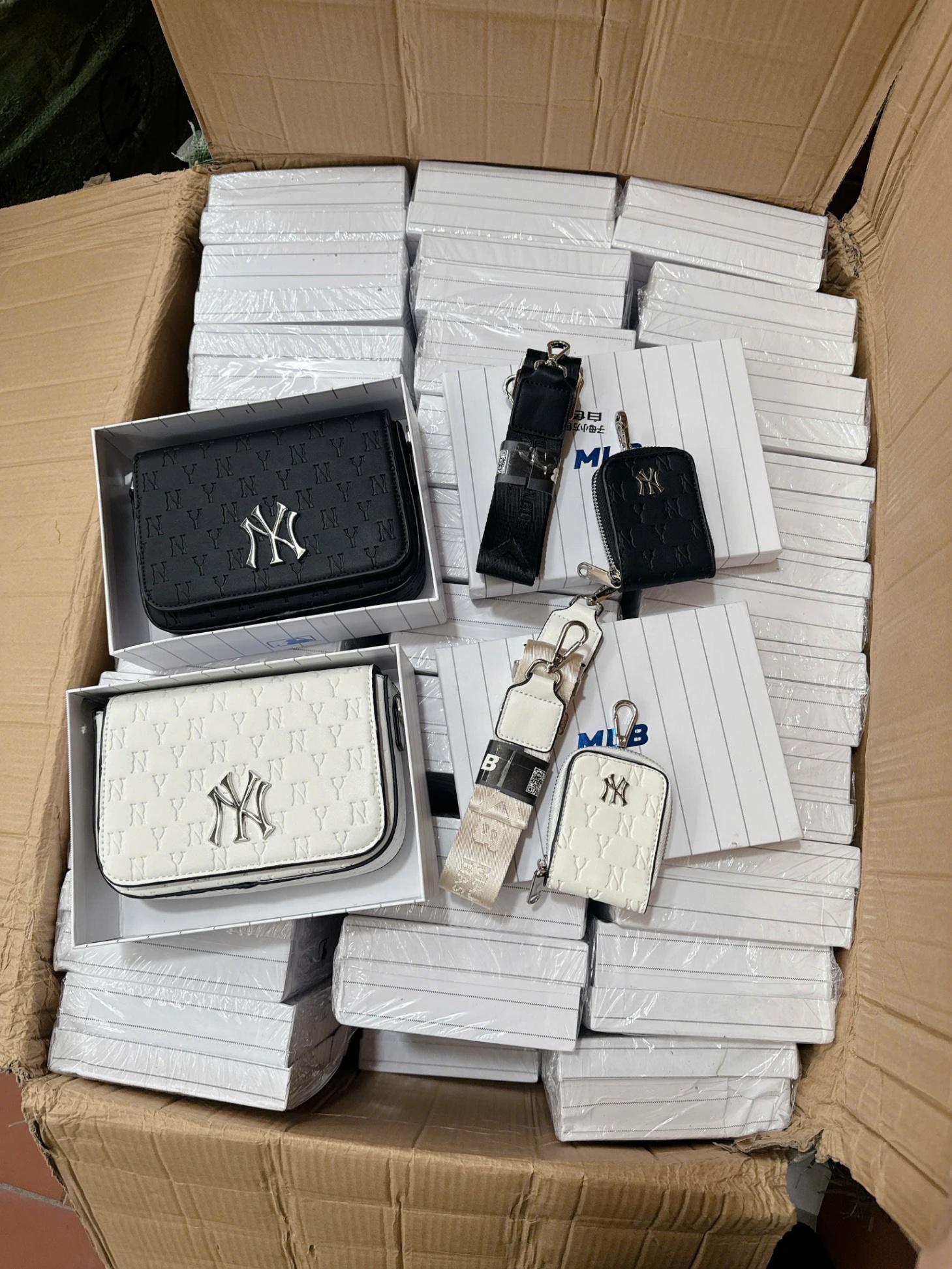 C342 - TÚI XÁCH MLB ĐEO CHÉO 2 MÀU