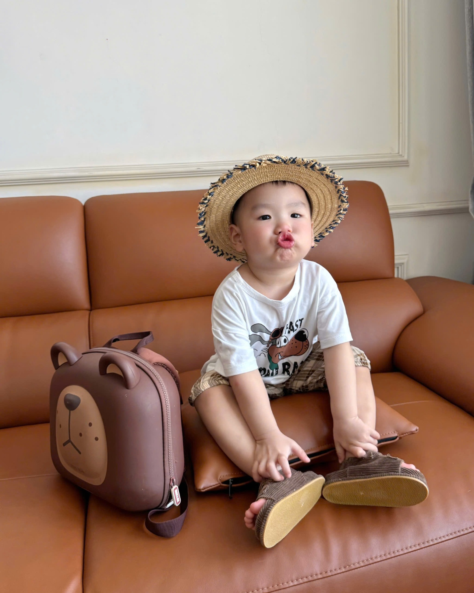 A231 - SET ÁO TRẮNG FAST ROAD RACE QUẦN ĐŨI CARO NÂU