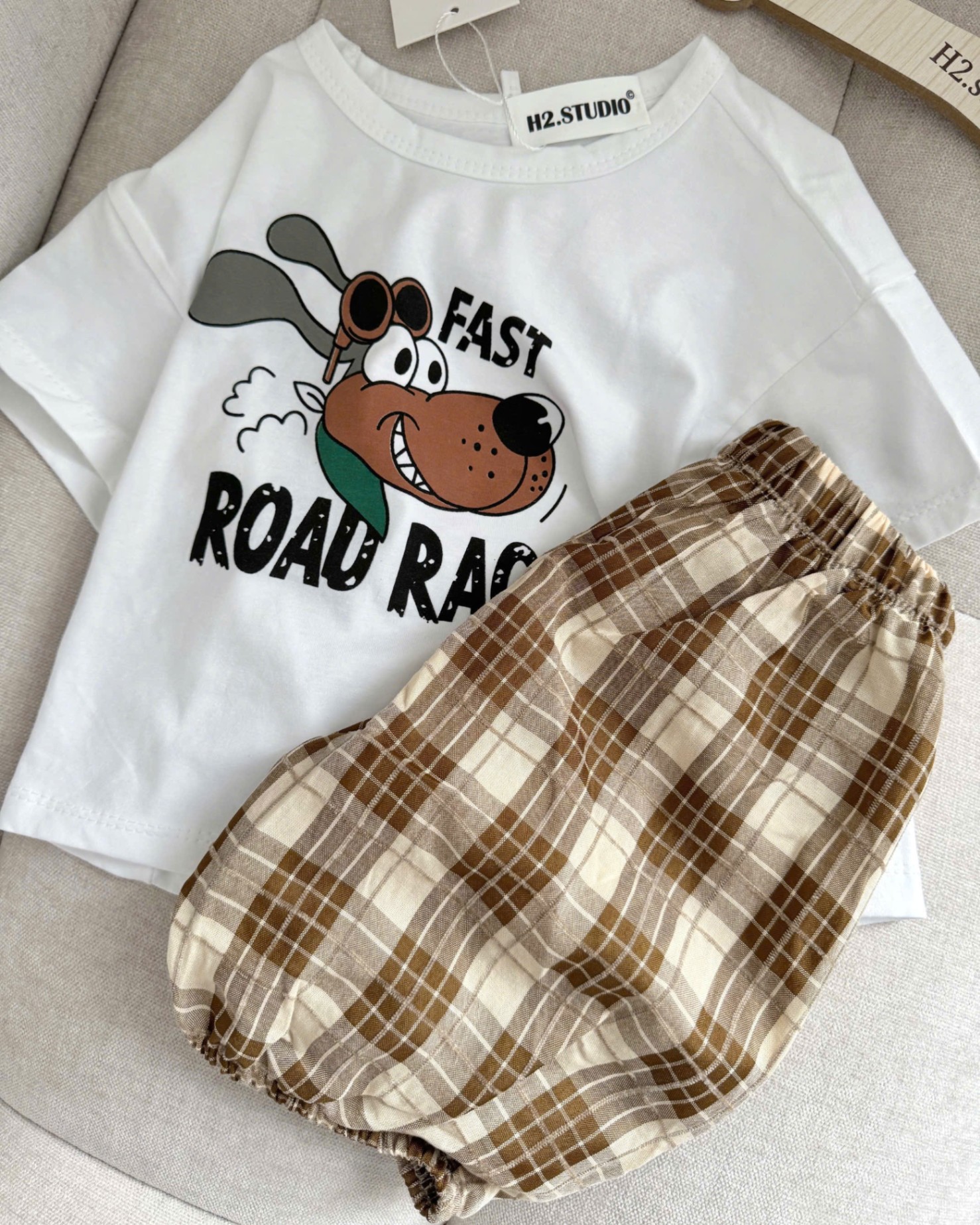 A231 - SET ÁO TRẮNG FAST ROAD RACE QUẦN ĐŨI CARO NÂU