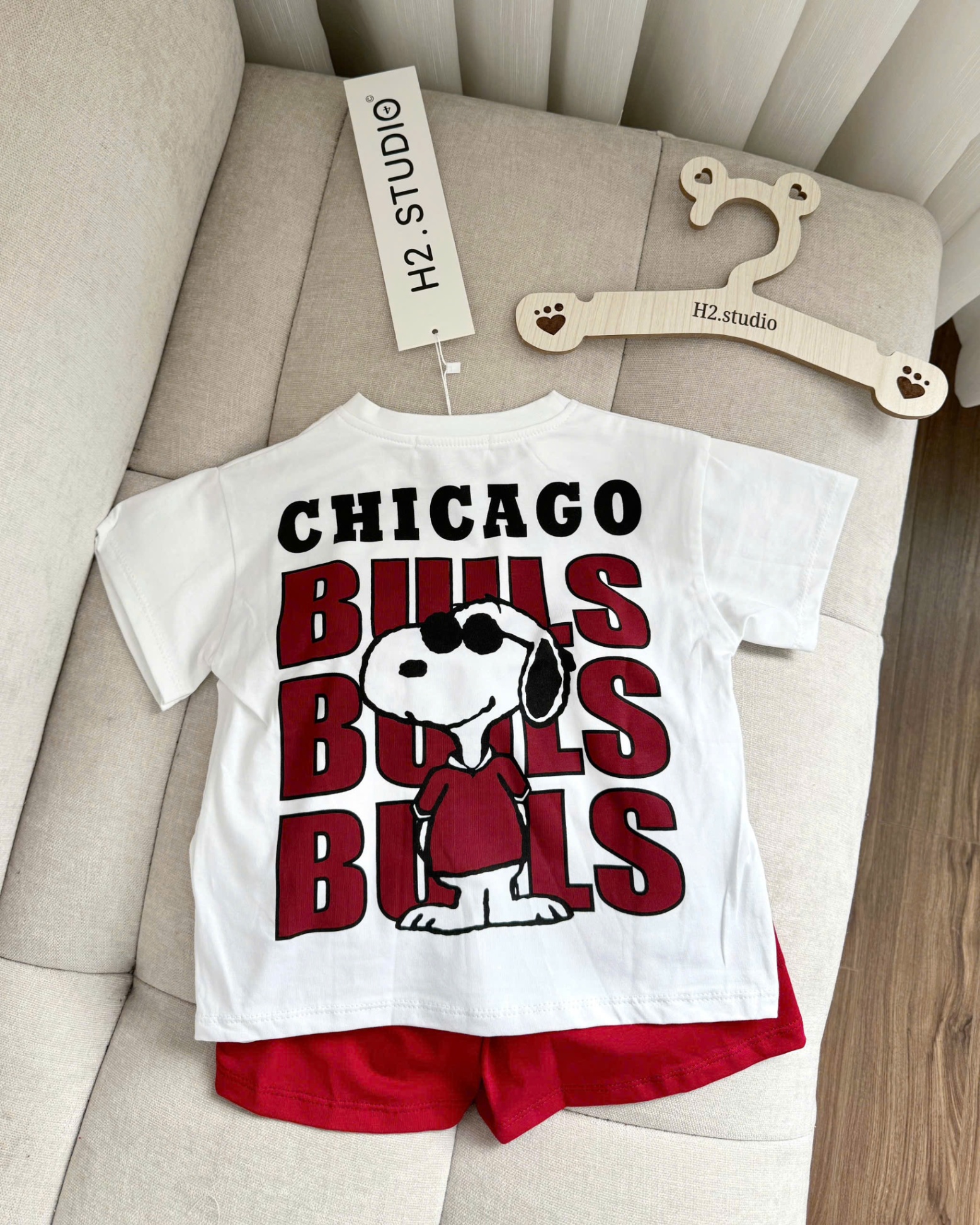 B325 - SET ÁO TRẮNG CHICAGO BULLS QUẦN ĐỎ